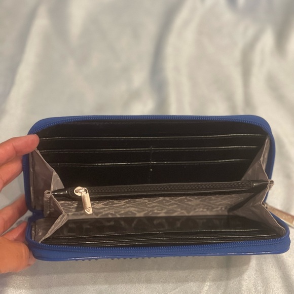 Loungefly R2D2 crystallized wallet - Picture 3 of 5